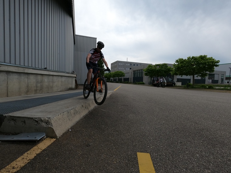 Bike-Fahrtechnik-16052060